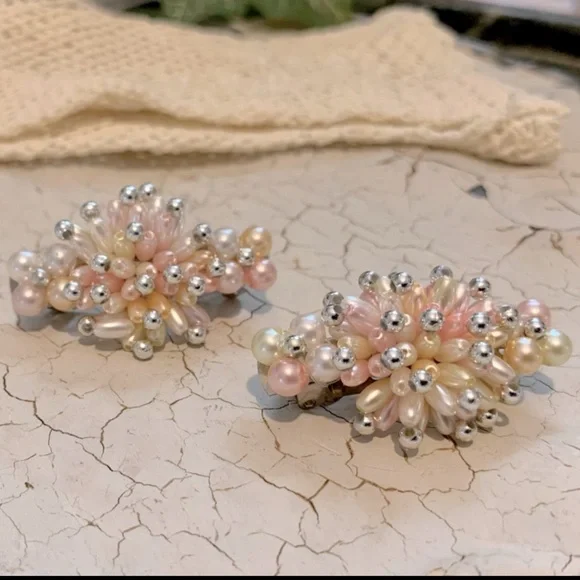 Vintage 80s Pink Pearl Starburst Cluster Beaded Barrettes - Picture 3 of 7